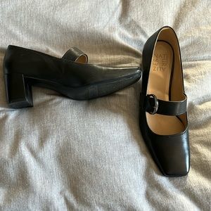 Black chunky Karissa shoe.